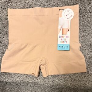 Assets by Spanx Nude Shaping Girl Short